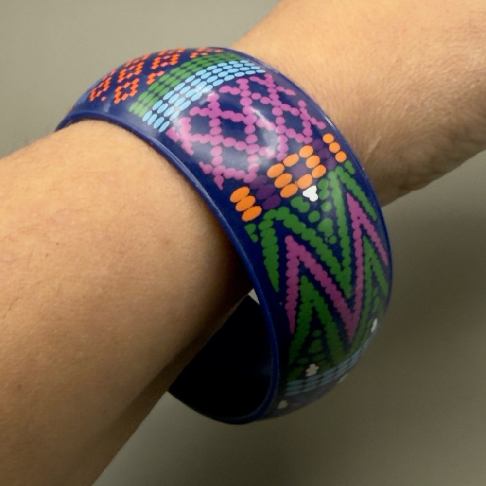 Bangle Bracelet Blue Plastic Geometric Tribal Print Multicolored Wide Slip On - Picture 8 of 9